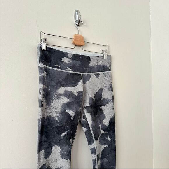 Lululemon Wunder Under Pant (Print)Floral Platoon Silver Spoon / Ambient Grey - Picture 5 of 10